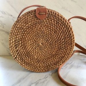 NEW Round Straw bag w/ tags attached